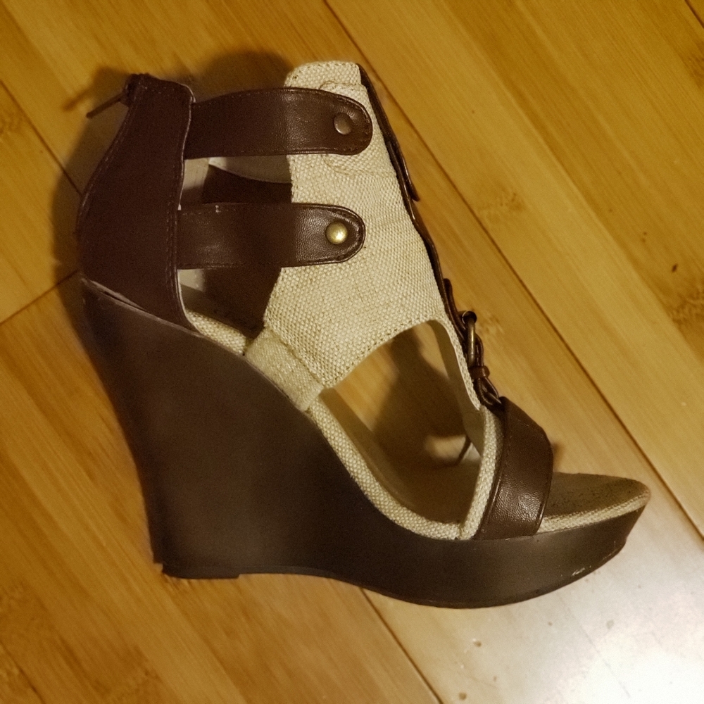 Womens's wedge shoes